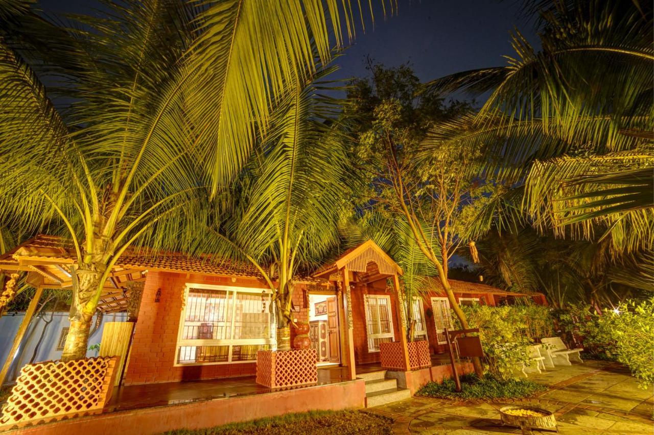 Brown Town Resort & Spa Hyderabad Exteriör bild