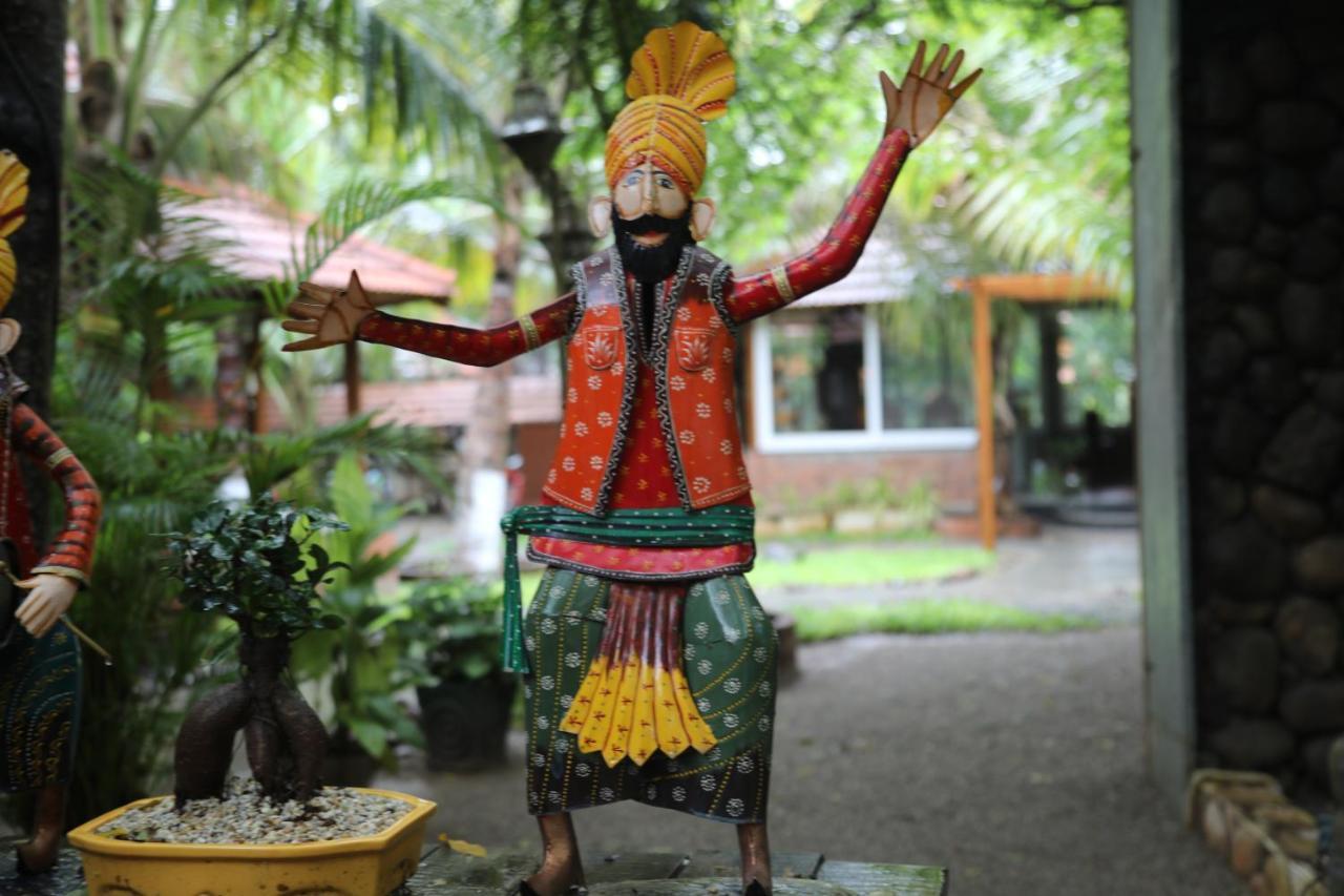 Brown Town Resort & Spa Hyderabad Exteriör bild