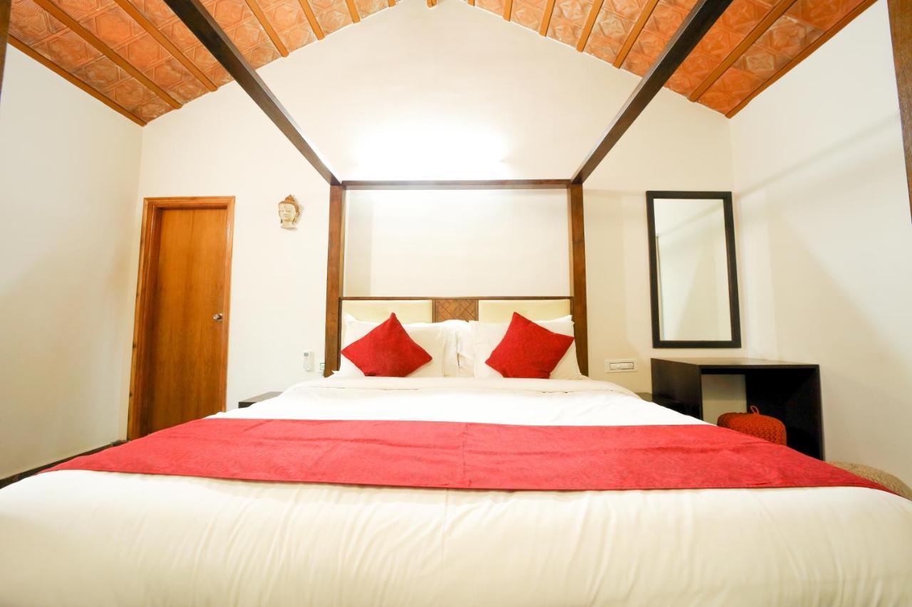Brown Town Resort & Spa Hyderabad Exteriör bild