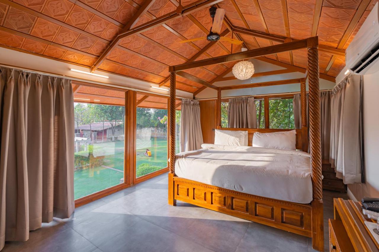 Brown Town Resort & Spa Hyderabad Exteriör bild