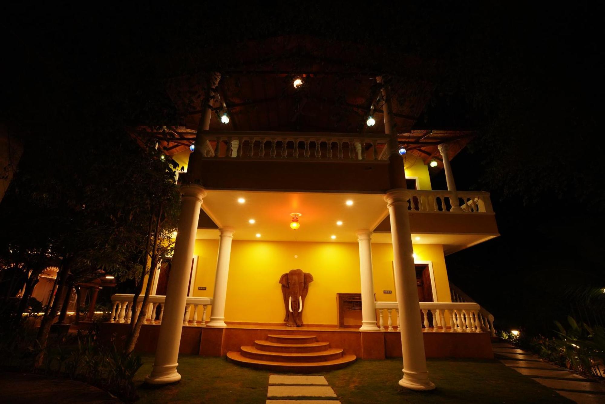 Brown Town Resort & Spa Hyderabad Exteriör bild